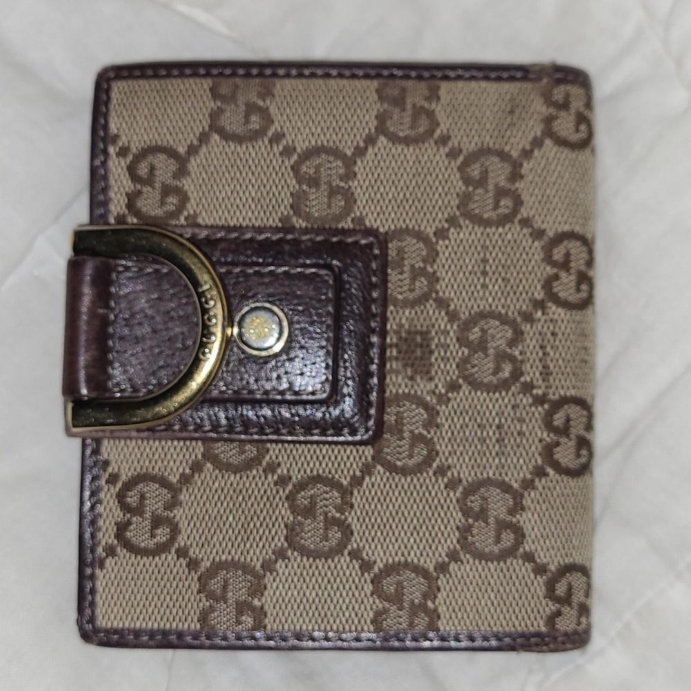 GUCCI WALLET ❤️ Host Pick